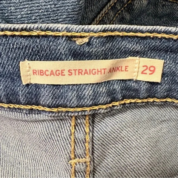 Levi's Women's Cropped Blue Jeans - Picture 5 of 7